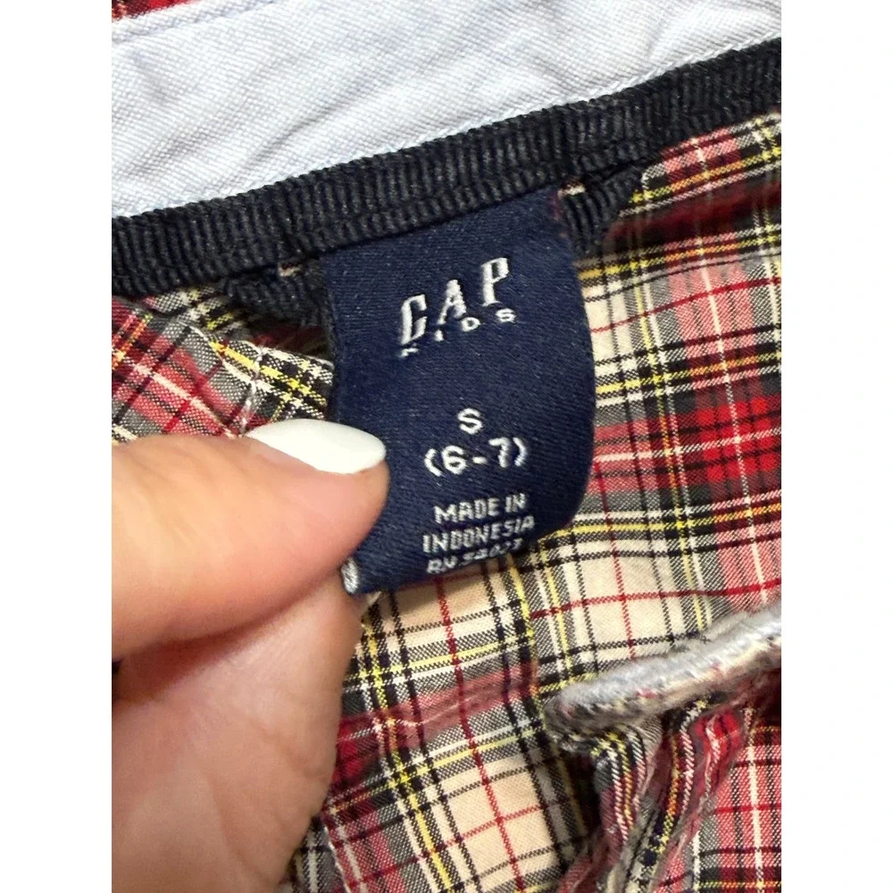 GAP Shirt Youth Boys Small White Red Green Long Sleeve Button Up Plaid
